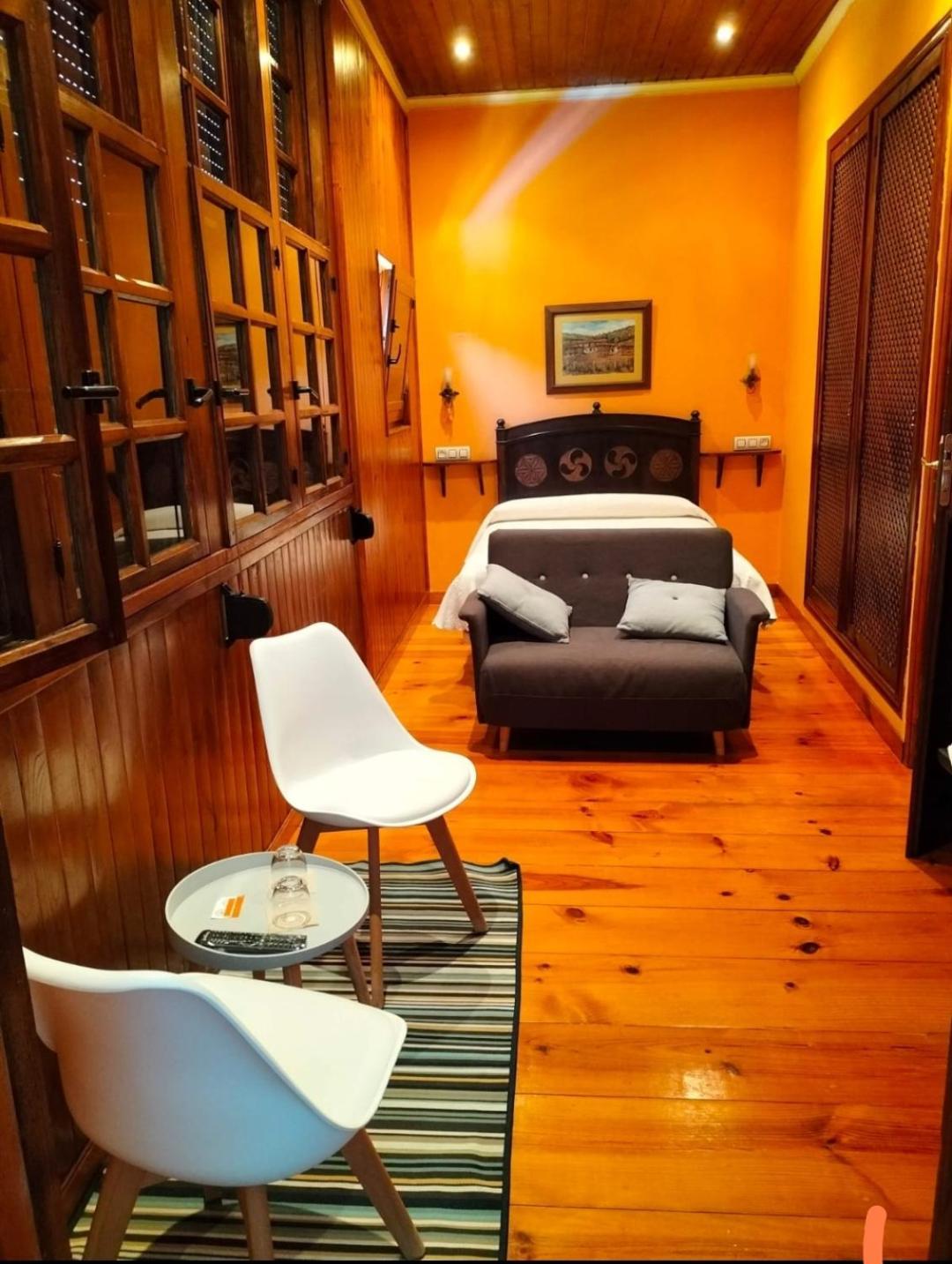 Ovinana  Agroturismo La Casona De Belmonte מראה חיצוני תמונה